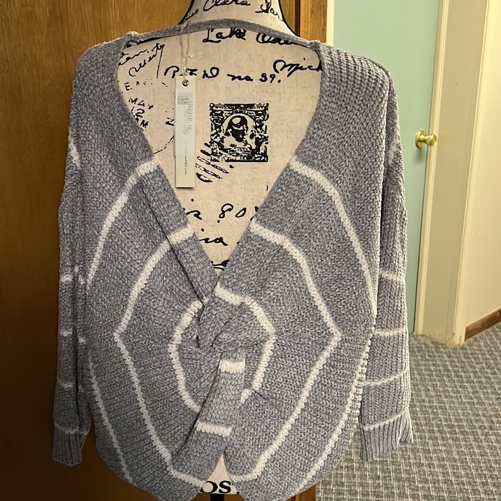 Sweater - Picture 2 of 4